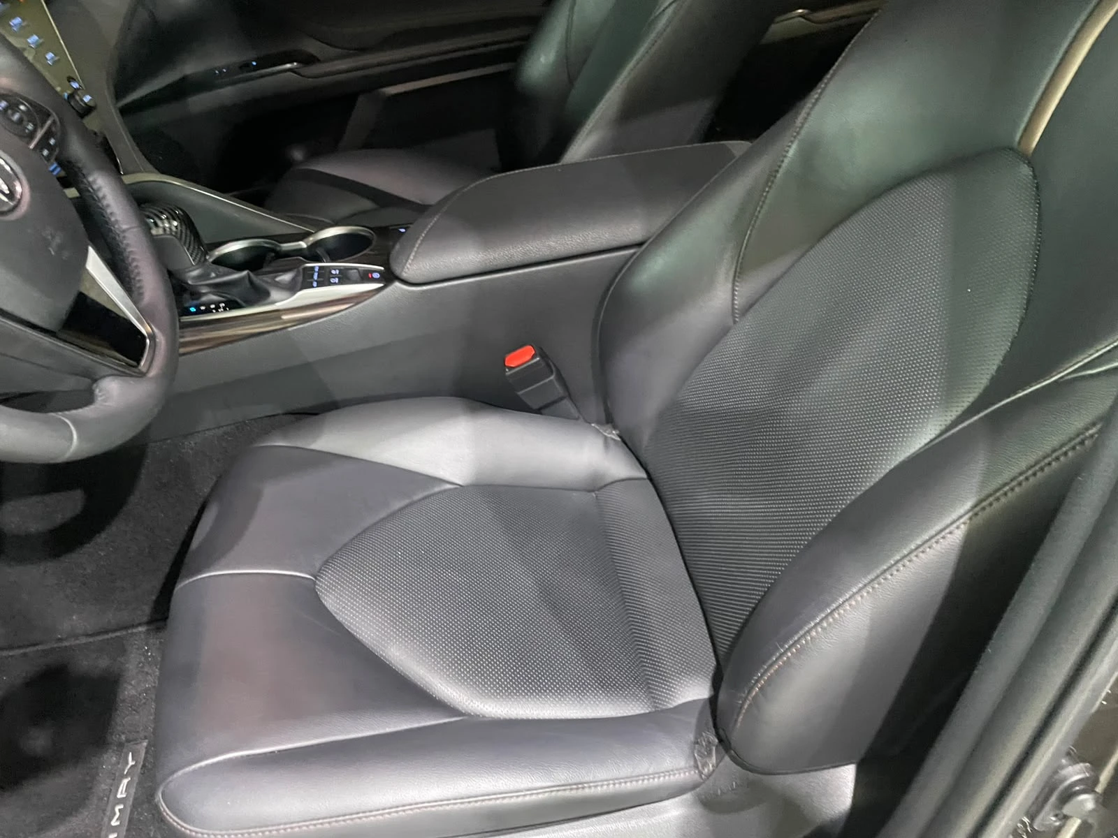 Toyota Camry 2.5 XLE ! Hybrid !, снимка 7 - Автомобили и джипове - 55295581