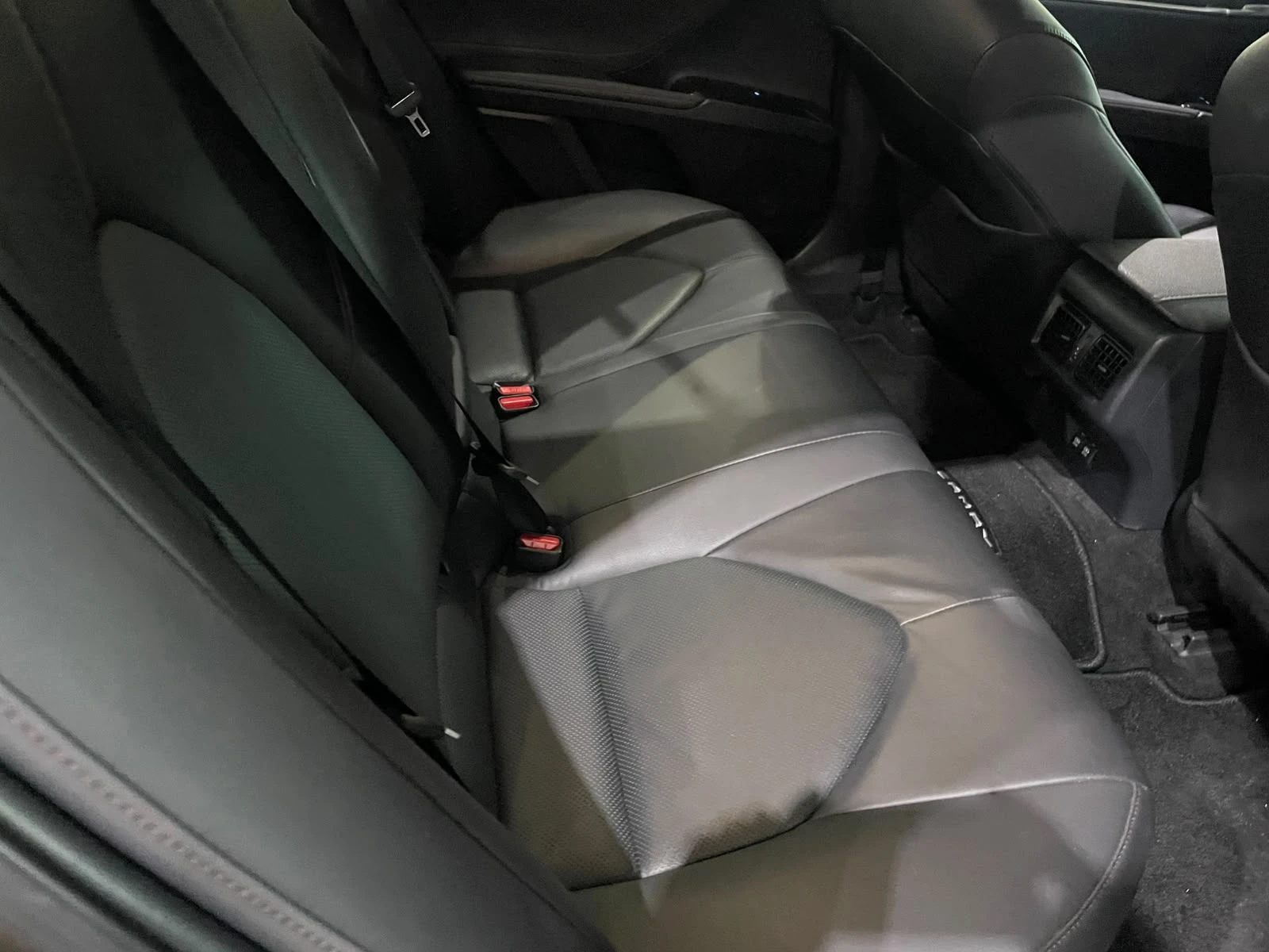 Toyota Camry 2.5 XLE ! Hybrid !, снимка 12 - Автомобили и джипове - 55295581