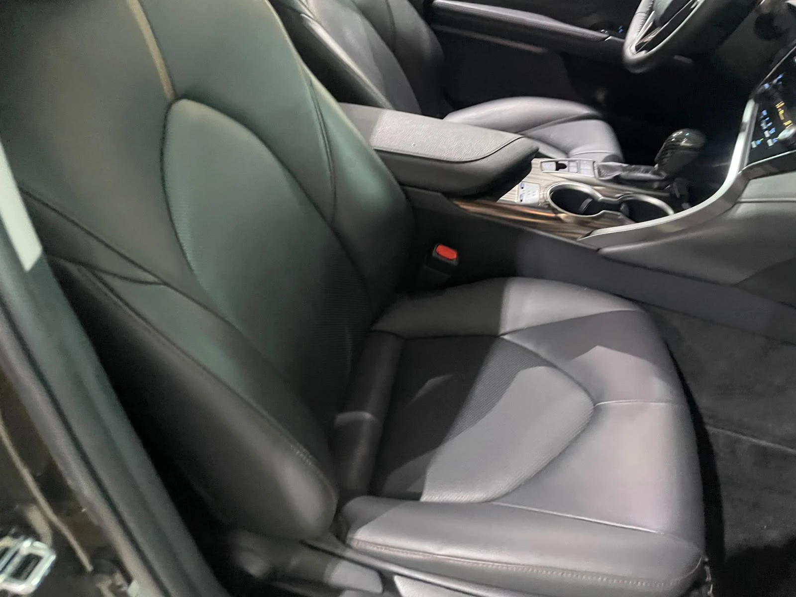 Toyota Camry 2.5 XLE ! Hybrid !, снимка 9 - Автомобили и джипове - 55295581