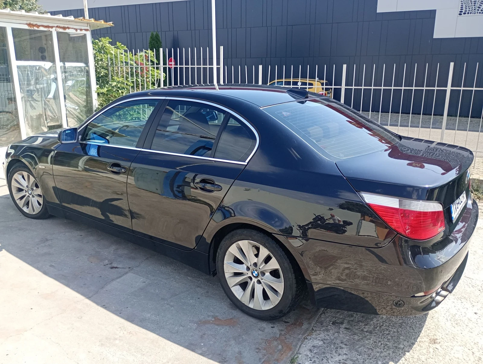 BMW 523
