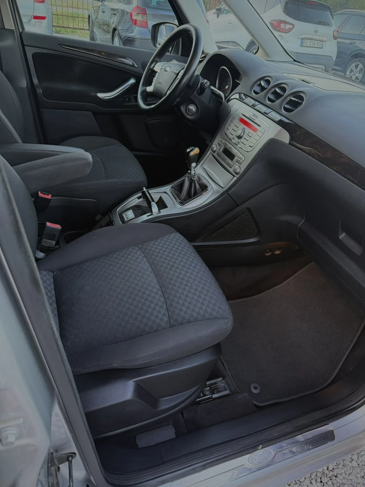 Ford Galaxy 2.0tdi - 140ps / 7 местен / Ghia , снимка 9 - Автомобили и джипове - 55671776
