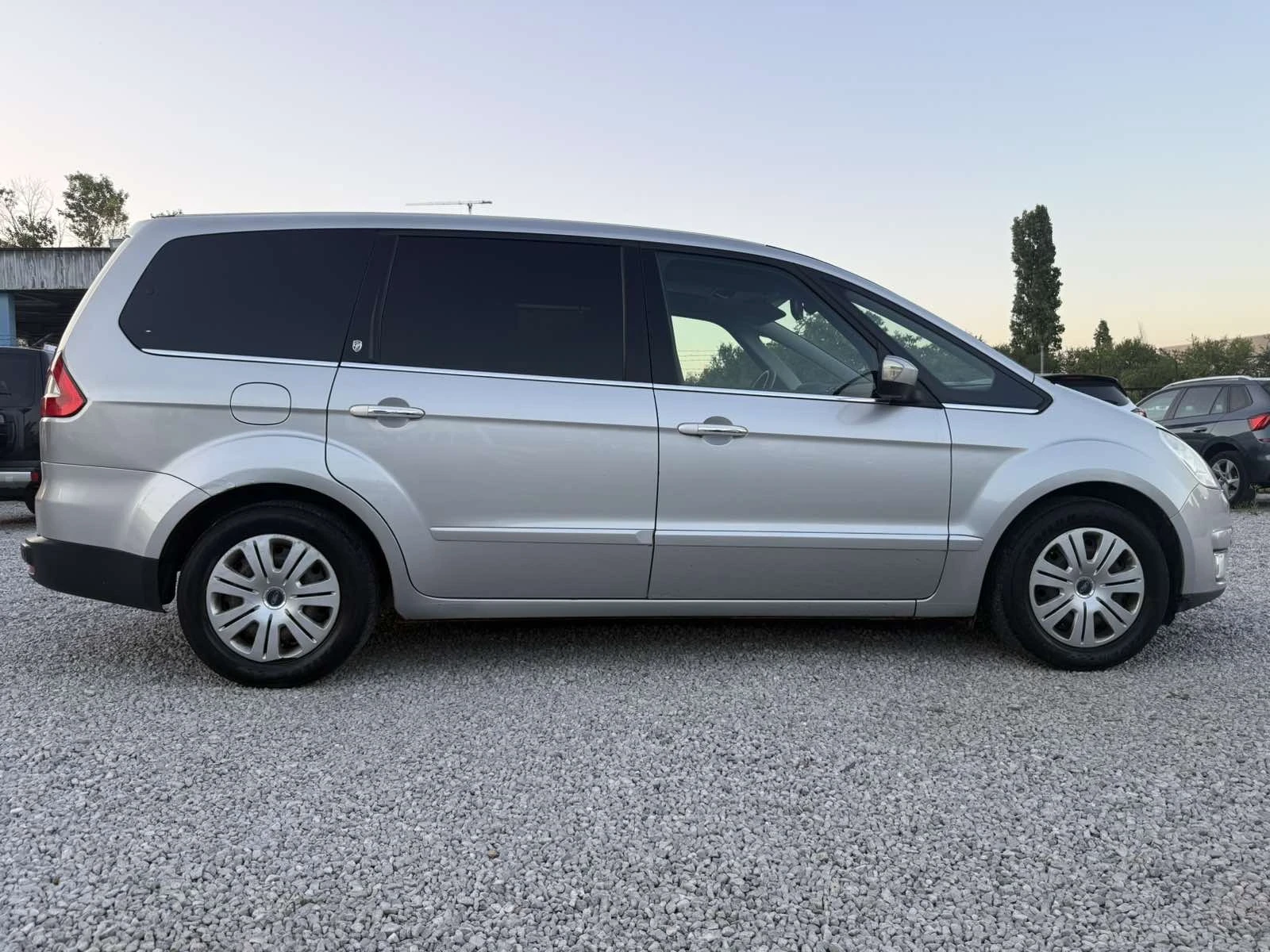Ford Galaxy 2.0tdi - 140ps / 7 местен / Ghia , снимка 6 - Автомобили и джипове - 55671776