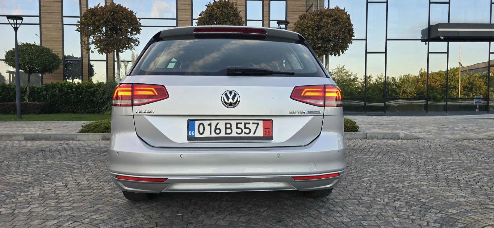 VW Passat 2.0 TDI 150к.с. HIGHLINE* Keyless* DISTRO, снимка 5 - Автомобили и джипове - 56090640