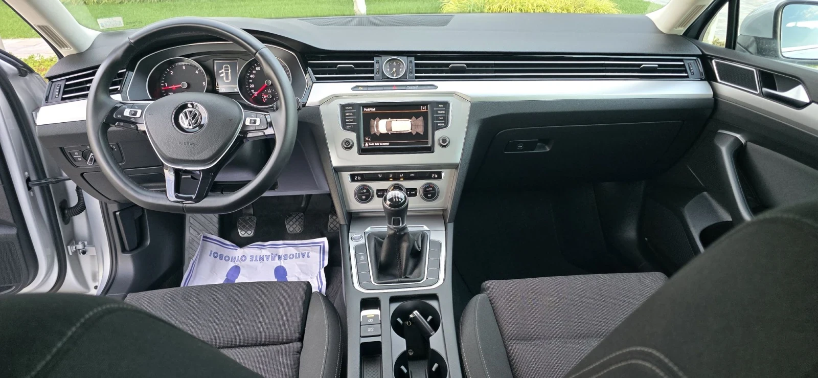VW Passat 2.0 TDI 150к.с. HIGHLINE* Keyless* DISTRO, снимка 12 - Автомобили и джипове - 56090640