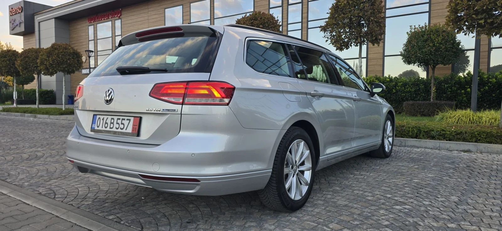 VW Passat 2.0 TDI 150к.с. HIGHLINE* Keyless* DISTRO, снимка 6 - Автомобили и джипове - 56090640