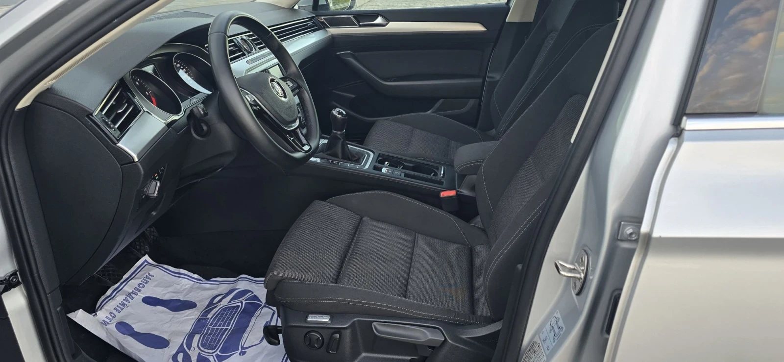 VW Passat 2.0 TDI 150к.с. HIGHLINE* Keyless* DISTRO, снимка 10 - Автомобили и джипове - 56090640