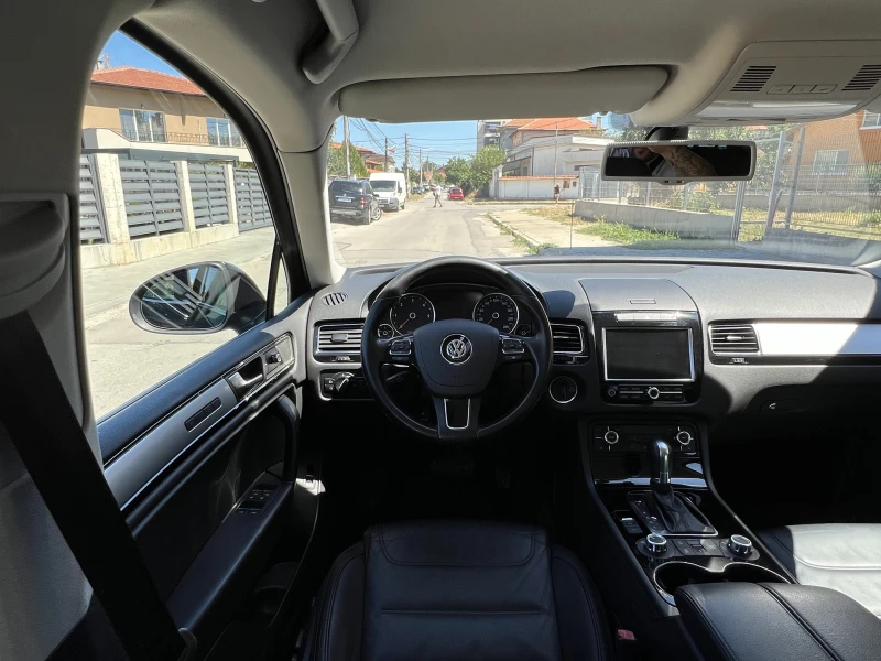 VW Touareg 3.0TDI-AVTOMAT-4X4-ШВЕЙЦАРИЯ, снимка 10 - Автомобили и джипове - 46847419