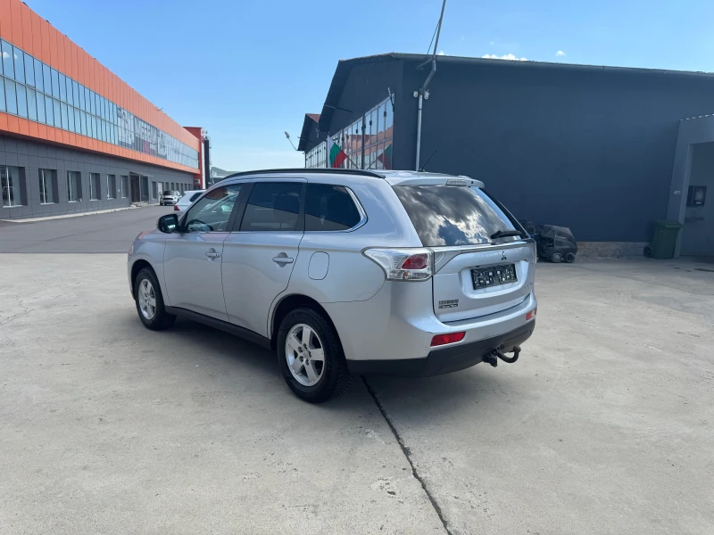 Mitsubishi Outlander 2.2Di-D 135800km.100%, снимка 8 - Автомобили и джипове - 50404283