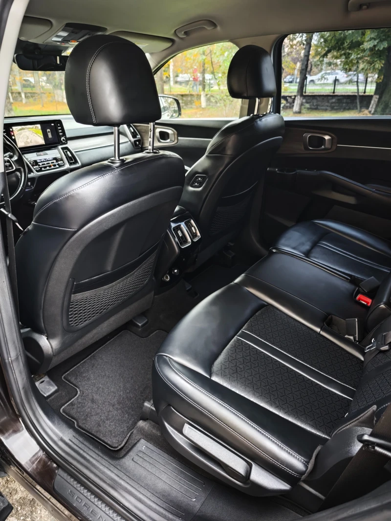 Kia Sorento 2.2 CRDI 4x4 , снимка 16 - Автомобили и джипове - 52388271