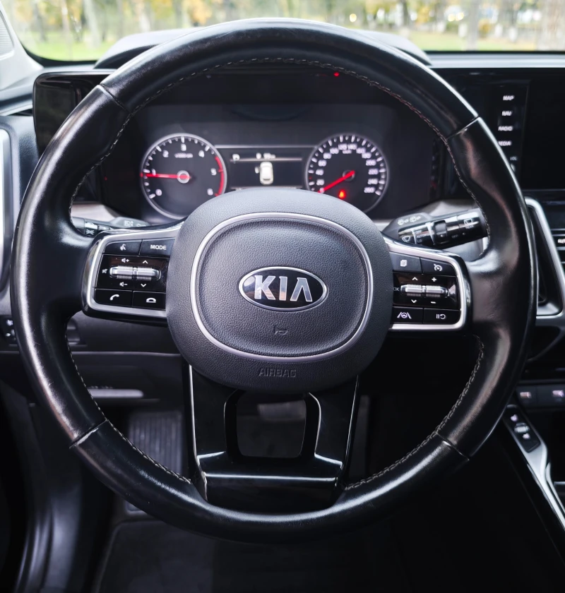 Kia Sorento 2.2 CRDI 4x4 , снимка 10 - Автомобили и джипове - 52388271