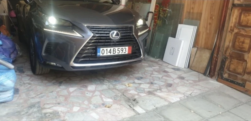 Lexus NX 300h, снимка 1 - Автомобили и джипове - 53189862