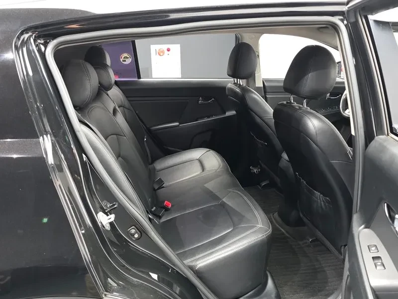 Kia Sportage R 2WD TOP OF THE LINE, снимка 11 - Автомобили и джипове - 55789176