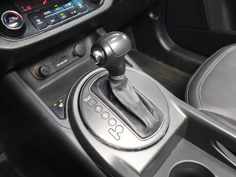 Kia Sportage R 2WD TOP OF THE LINE, снимка 9 - Автомобили и джипове - 55789176