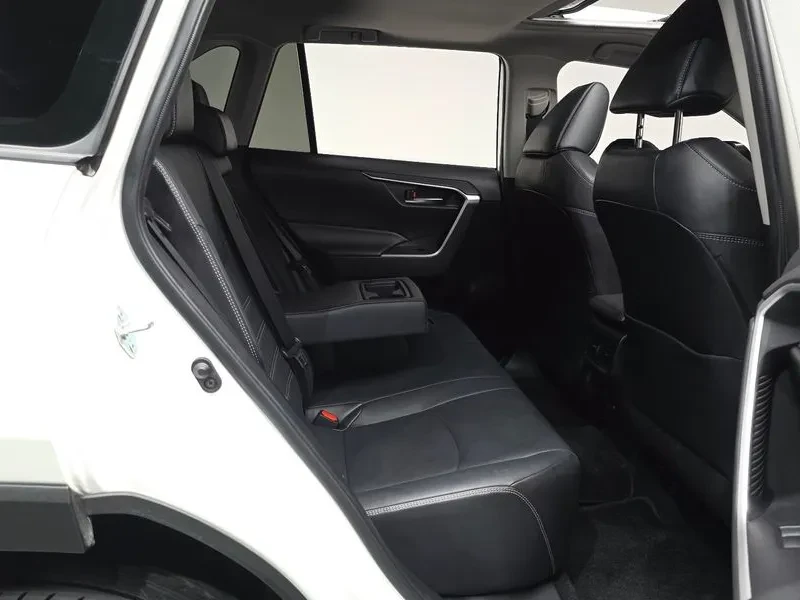 Toyota Rav4  2.5 2Wd, снимка 10 - Автомобили и джипове - 56131147