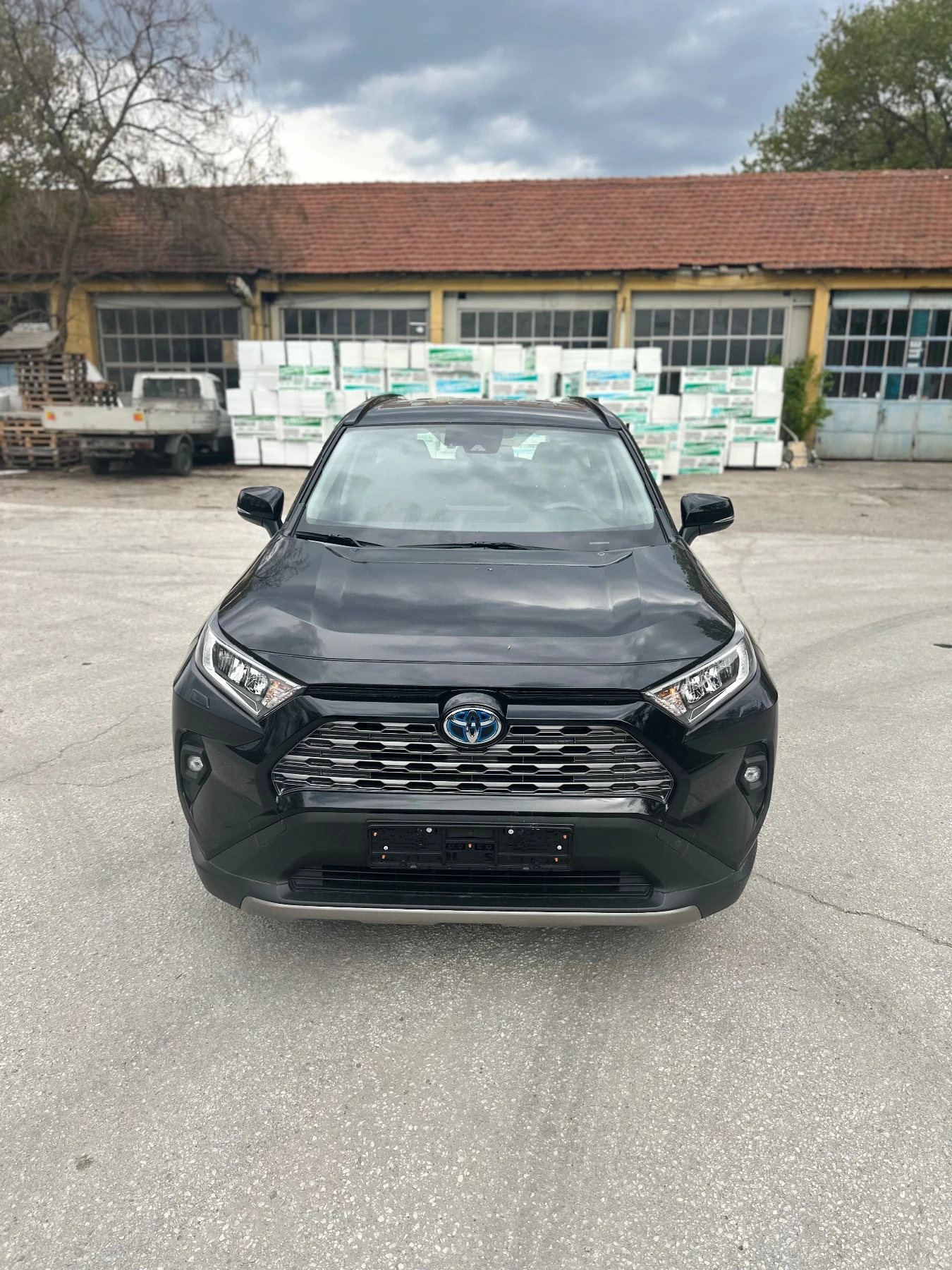 Toyota Rav4 2.5 налична 4x4 * AHK, Navi, LED, el Hec - изображение 5