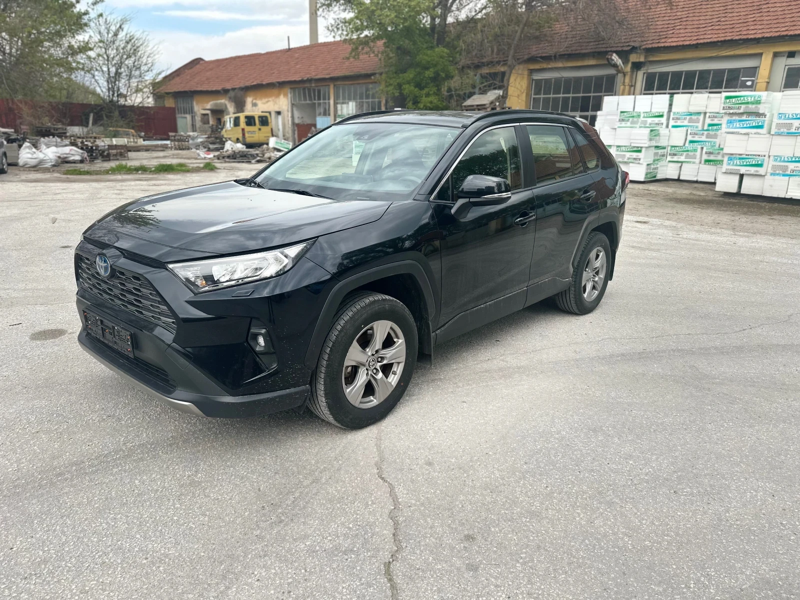 Toyota Rav4 2.5 налична 4x4 * AHK, Navi, LED, el Hec - изображение 4