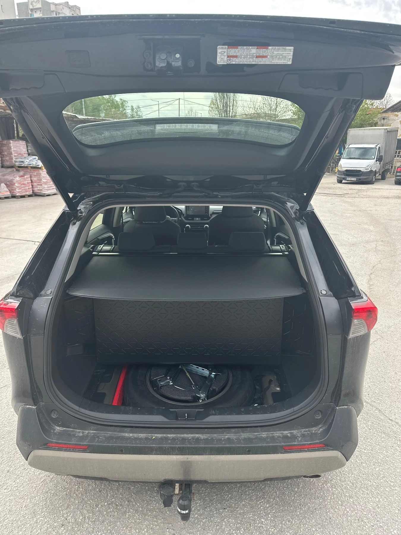 Toyota Rav4 2.5 налична 4x4 * AHK, Navi, LED, el Hec - изображение 7