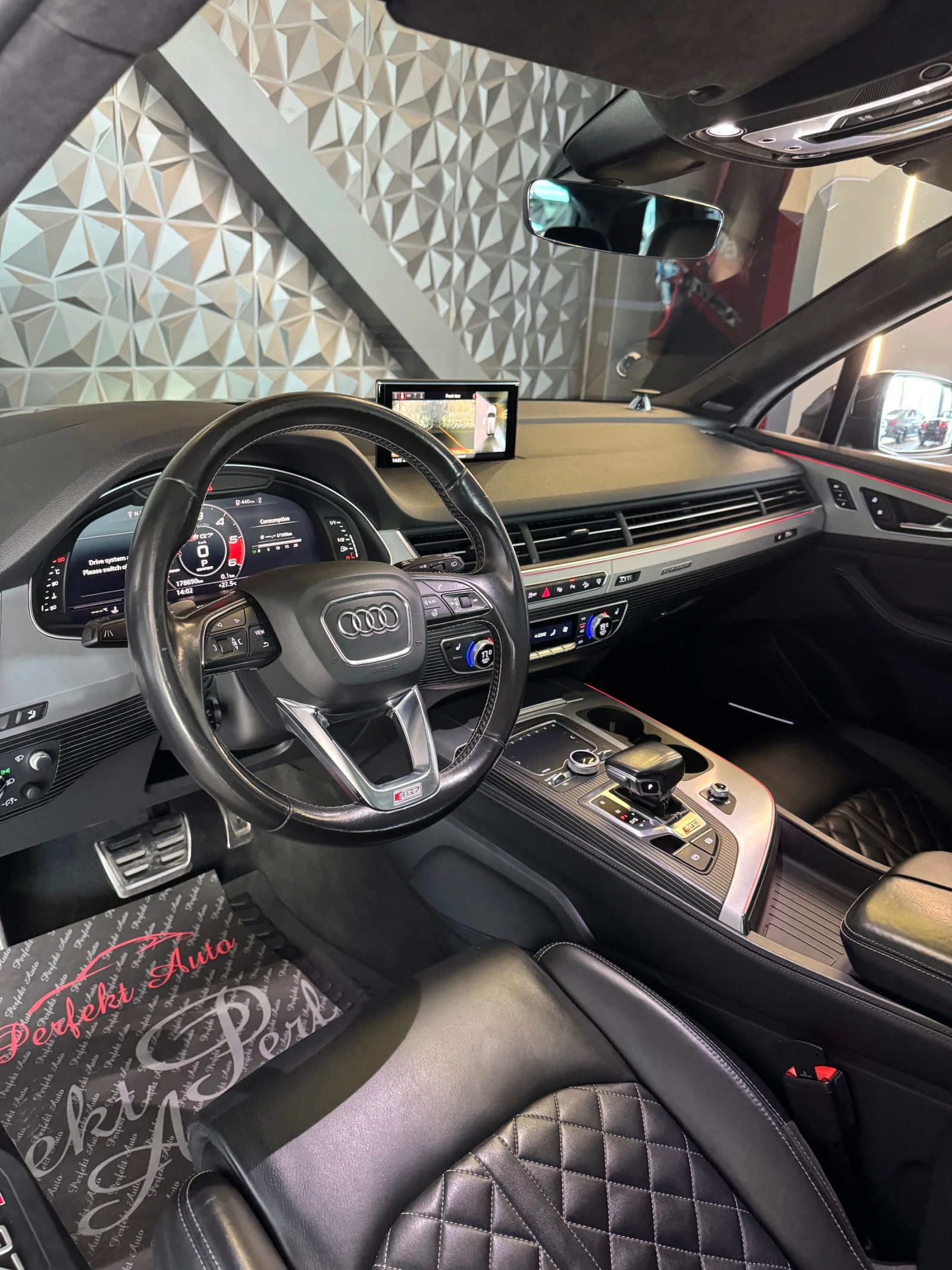 Audi SQ7 QUATTRO * BANG & OLUFSEN* TV * ПАНОРАМА * HEAD UP  - изображение 9