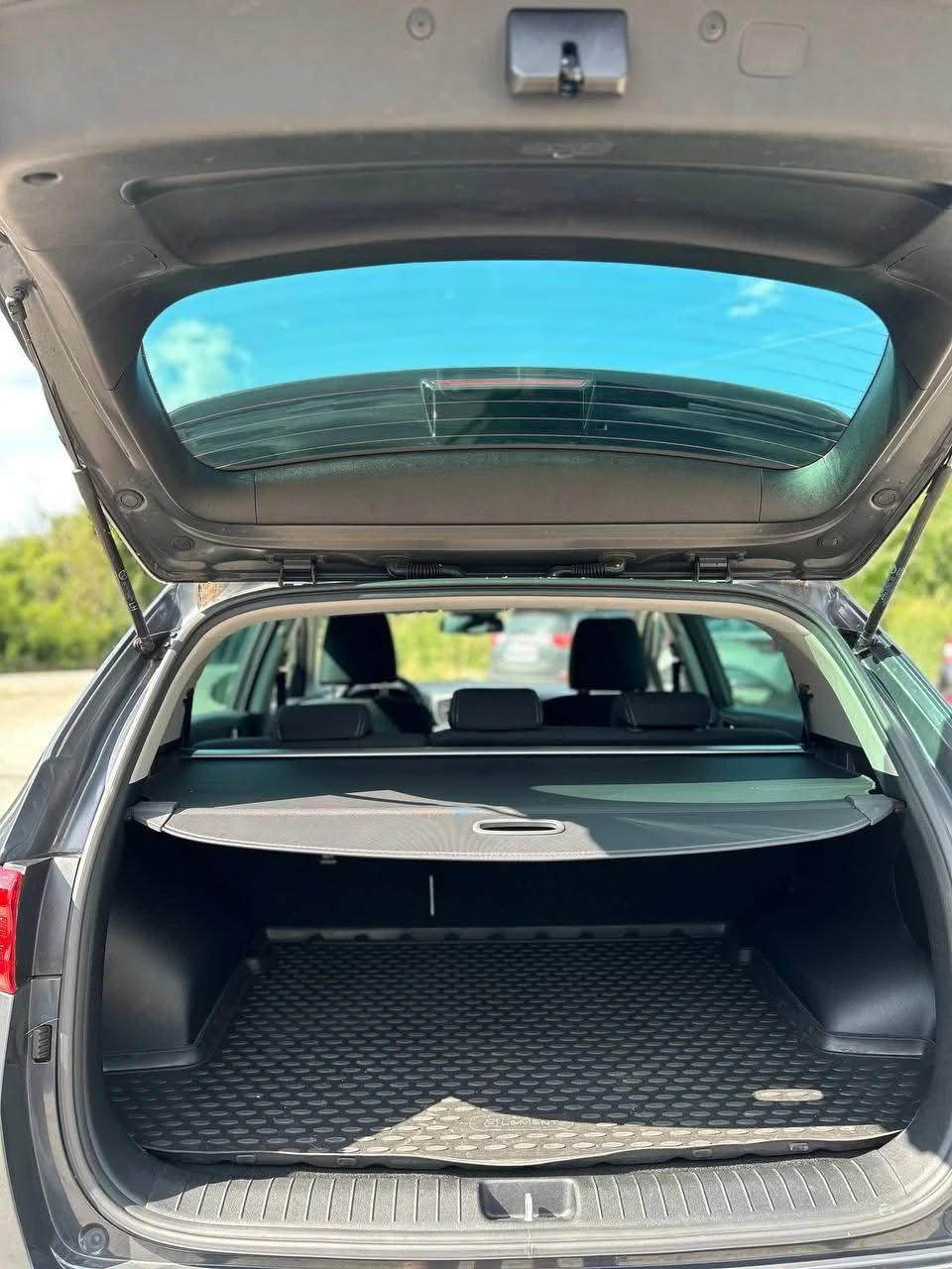 Kia Sportage, снимка 14 - Автомобили и джипове - 55267211