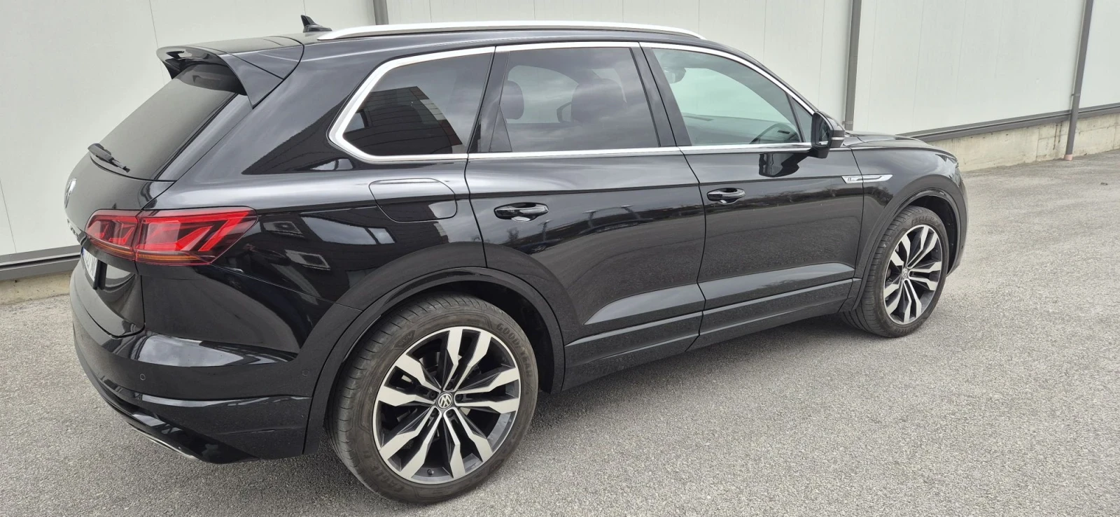 VW Touareg V6 TDI 4MOTION R-line Всички екстри, снимка 16 - Автомобили и джипове - 55804974