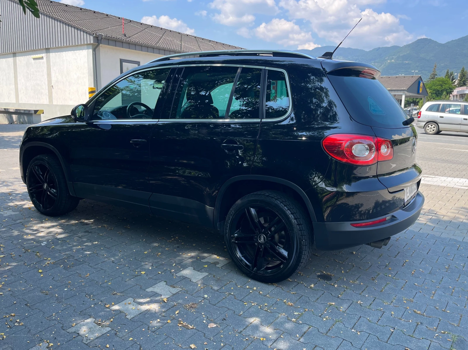 VW Tiguan VW Tiguan 2.0 TDI HIGHLINE 4MOTION /4x4/ ПАНОРАМА, снимка 3 - Автомобили и джипове - 55851505