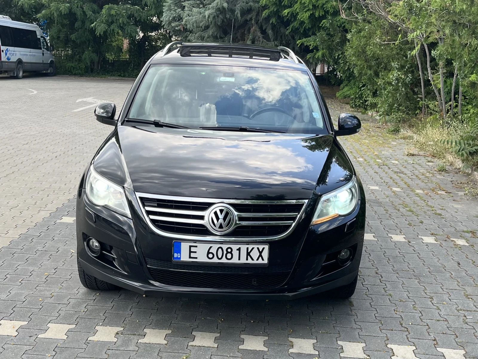 VW Tiguan VW Tiguan 2.0 TDI HIGHLINE 4MOTION /4x4/ ПАНОРАМА, снимка 2 - Автомобили и джипове - 55851505
