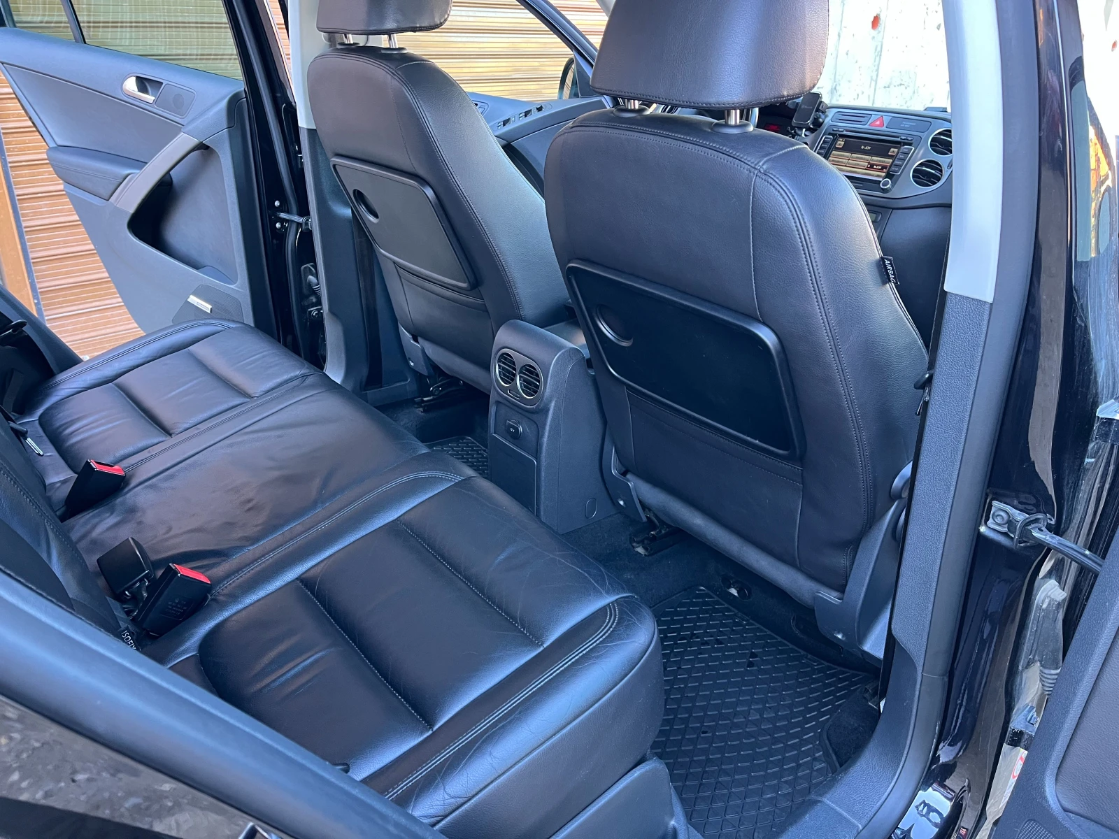 VW Tiguan VW Tiguan 2.0 TDI HIGHLINE 4MOTION /4x4/ ПАНОРАМА, снимка 8 - Автомобили и джипове - 55851505