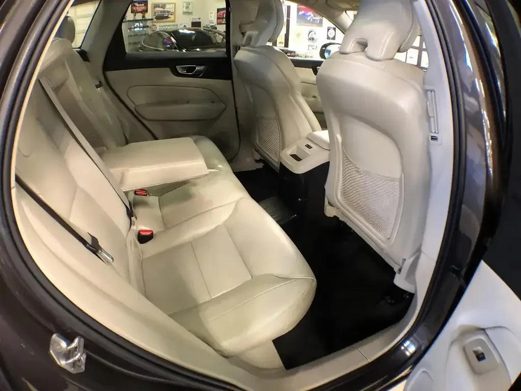 Volvo XC60 Recharge T8 eAWD Inscription Expression | PHEV, снимка 15 - Автомобили и джипове - 56213596