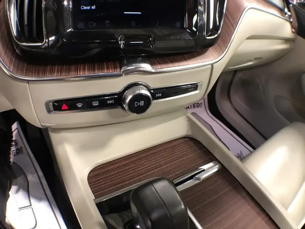 Volvo XC60 Recharge T8 eAWD Inscription Expression | PHEV, снимка 11 - Автомобили и джипове - 56213596