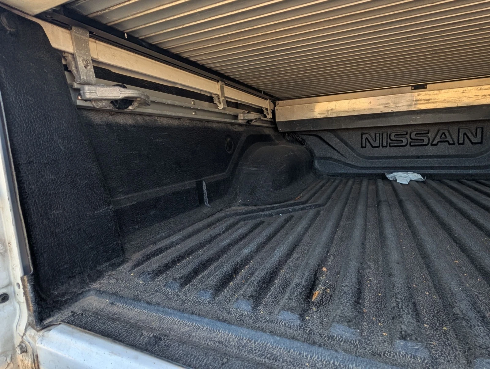 Nissan Navara, снимка 17 - Автомобили и джипове - 56363570