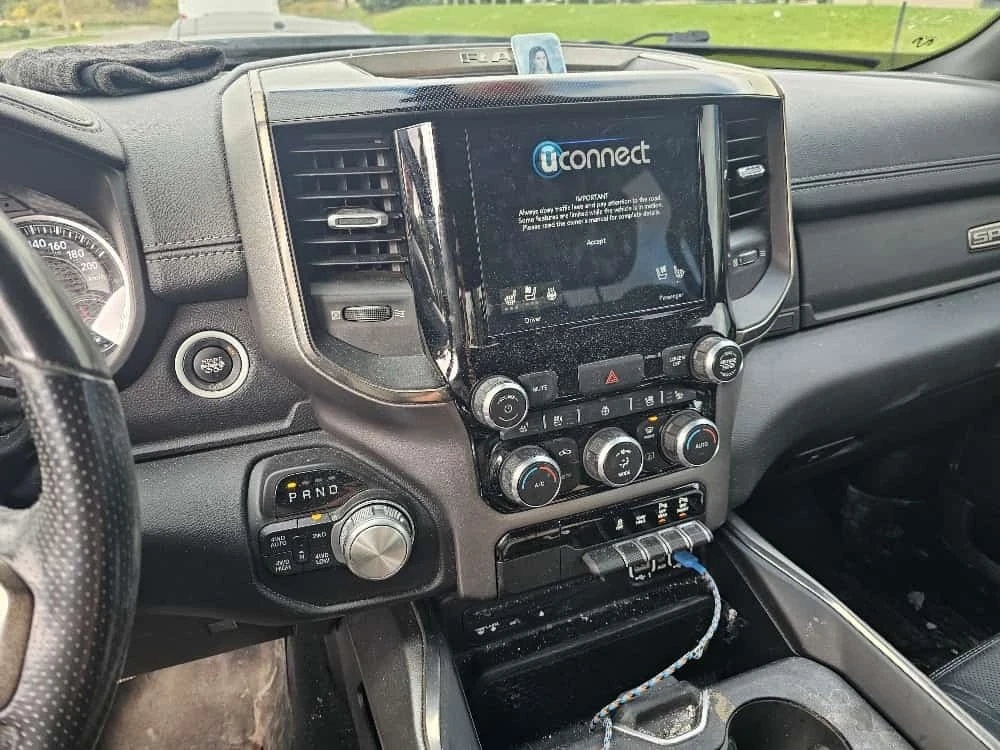 Dodge RAM 1500 * Sport * CARFAX * ����� �� ����������� | Mobile.bg � ����������� 9