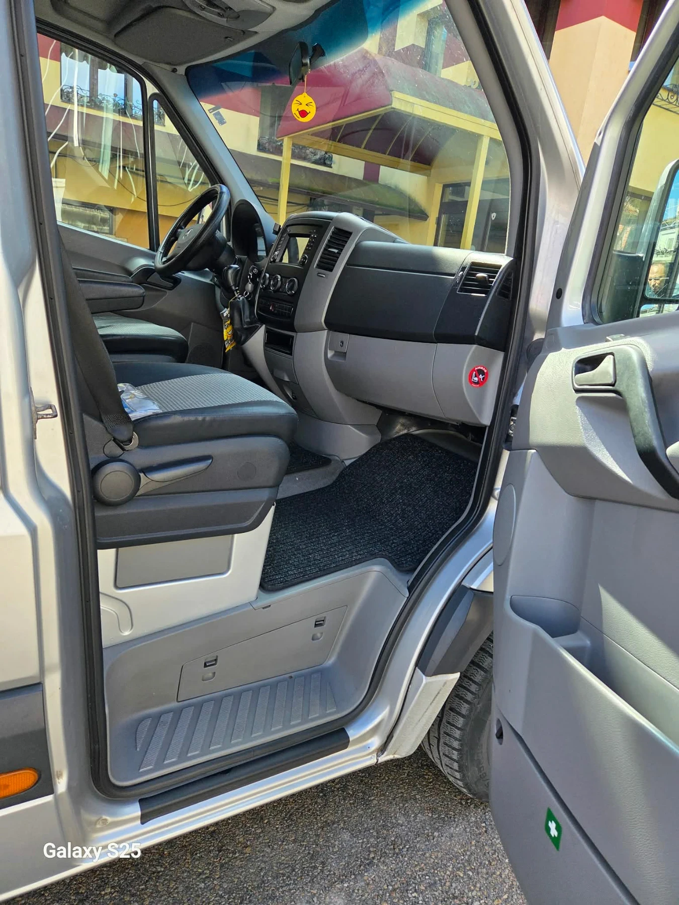 Mercedes-Benz Sprinter 215 CDI 150кс* 9Местен* ФуллЕкстри* , снимка 9 - Бусове и автобуси - 54137431