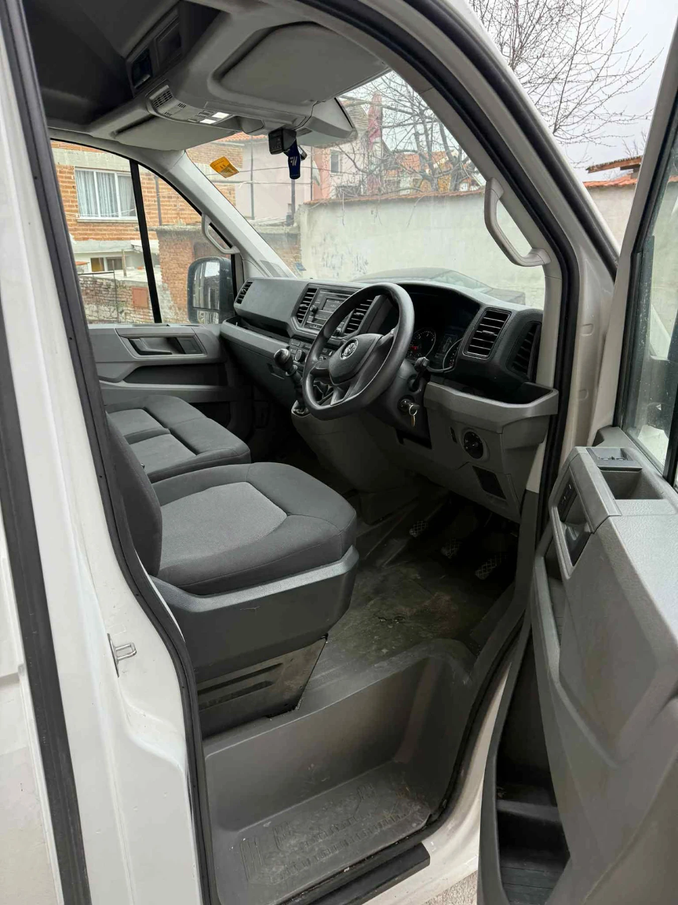 VW Crafter, снимка 8 - Бусове и автобуси - 55953475