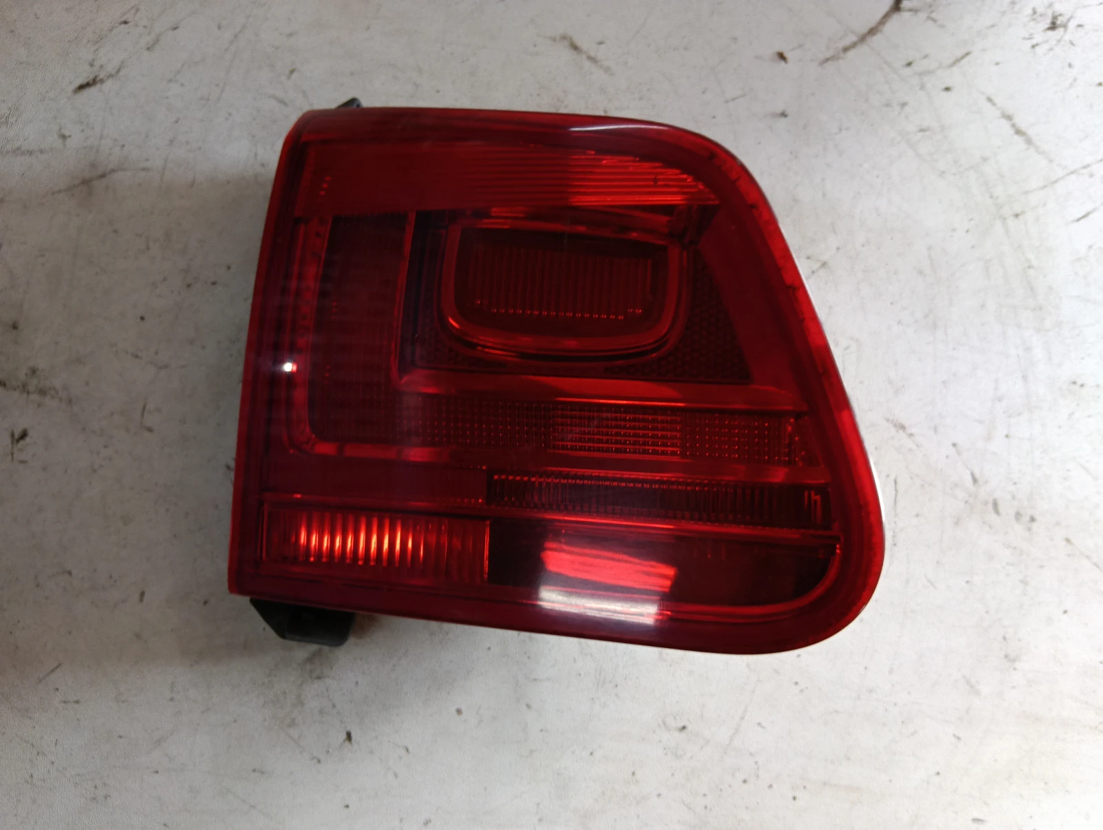 стоп ляв вътрешен 5N0945309 VW Tiguan
