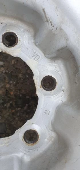 Гуми Зимни 225/70R17, снимка 9