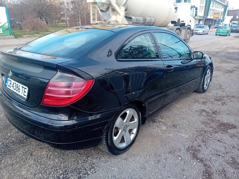 Mercedes-Benz C 220, снимка 3 - Автомобили и джипове - 47420782