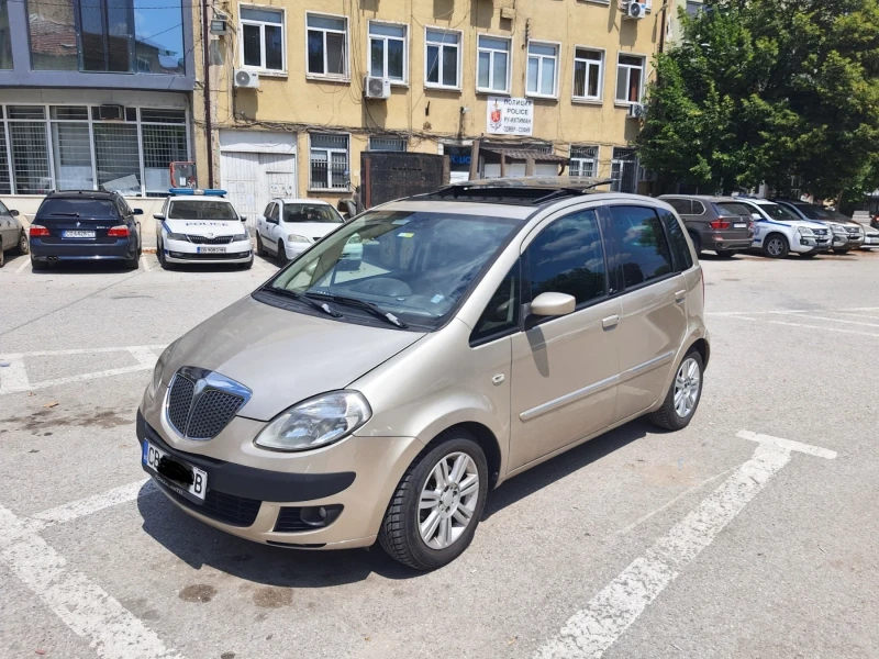 Lancia Musa 1.9, снимка 10 - Автомобили и джипове - 47914278