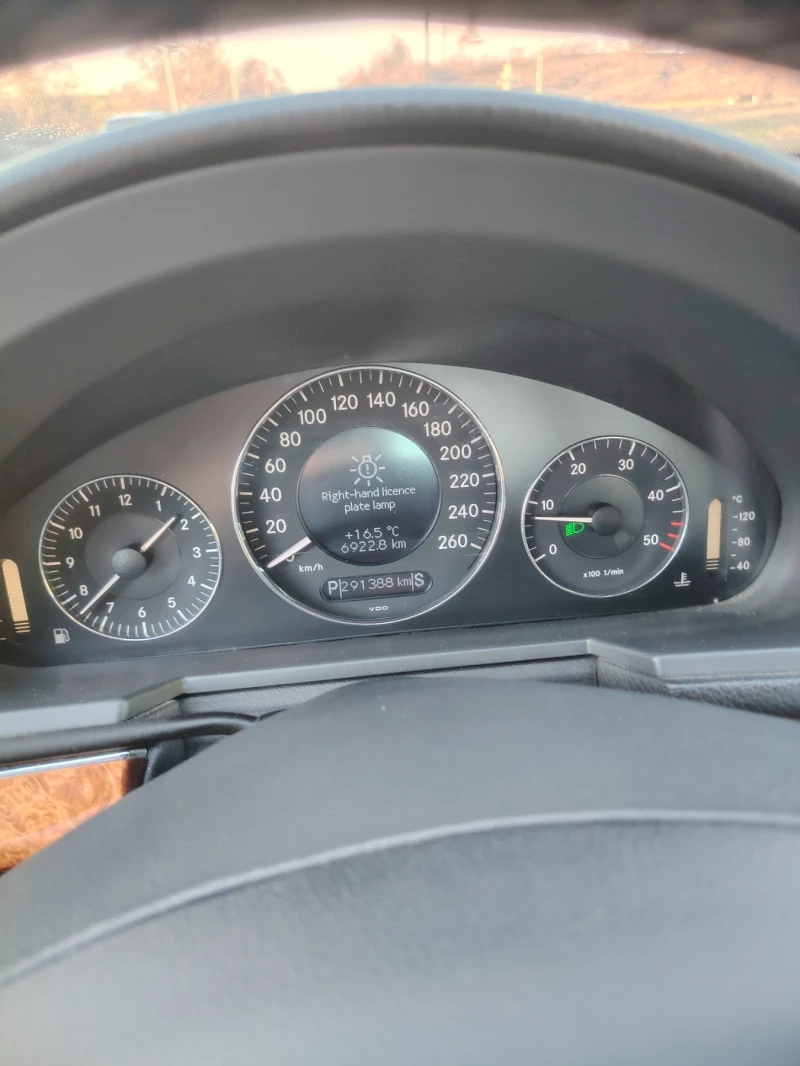 Mercedes-Benz E 320 3.2, снимка 6 - Автомобили и джипове - 48042947