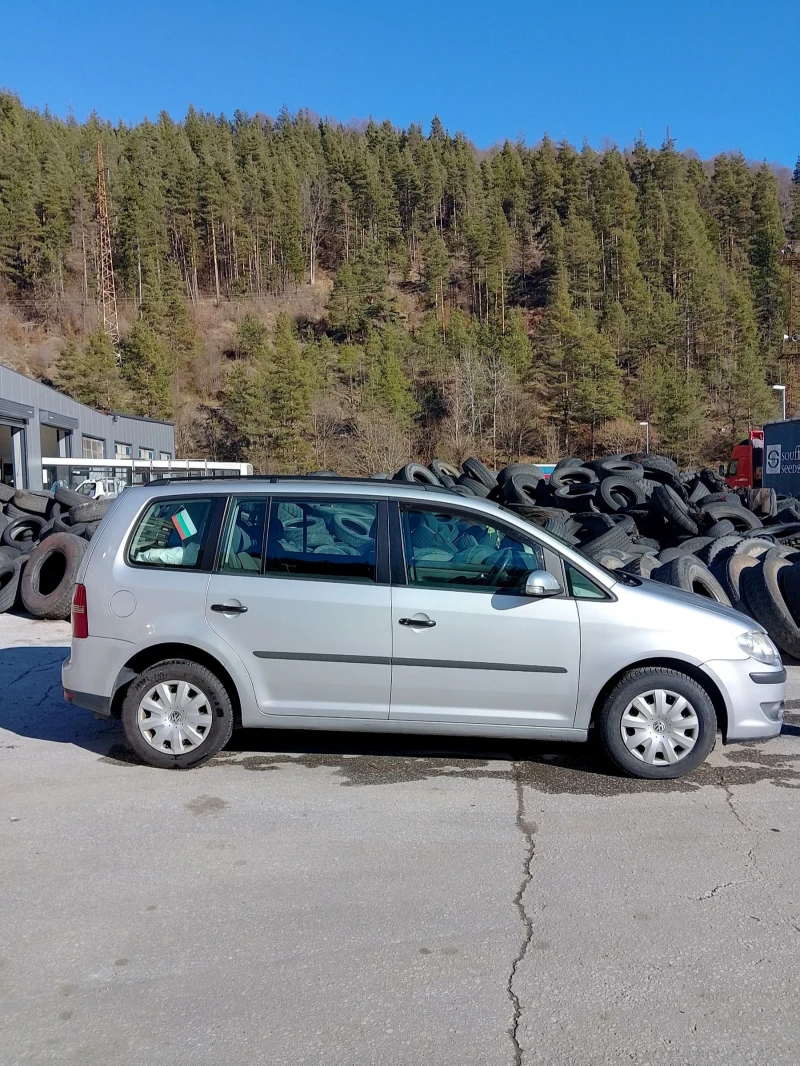 VW Touran, снимка 4 - Автомобили и джипове - 48387389