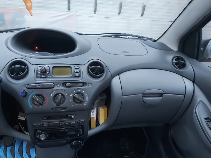 Toyota Yaris, снимка 6 - Автомобили и джипове - 48394327