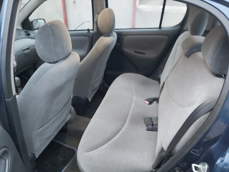 Toyota Yaris, снимка 8 - Автомобили и джипове - 48394327