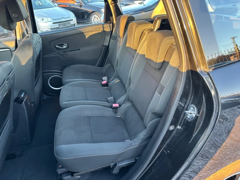 Renault Scenic 1.9-131кс, снимка 9 - Автомобили и джипове - 48568574