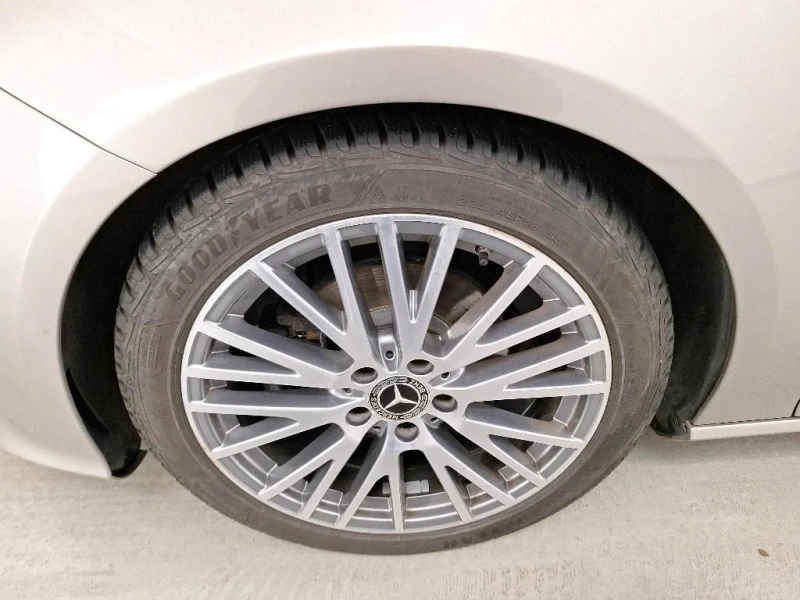 Mercedes-Benz CLA 180, снимка 6 - Автомобили и джипове - 49750583