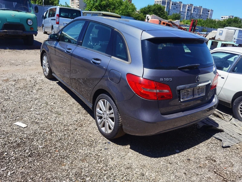 Mercedes-Benz B 180 B180CDI, снимка 3 - Автомобили и джипове - 50879477