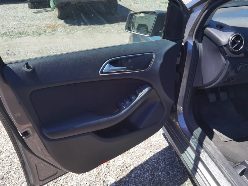 Mercedes-Benz B 180 B180CDI, снимка 7 - Автомобили и джипове - 50879477