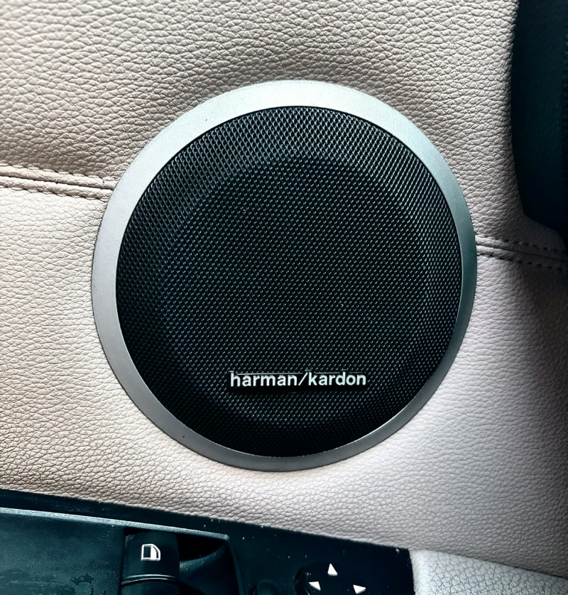 BMW 320 Автомат Mpack/FACE/X-drive, снимка 13 - Автомобили и джипове - 52223700