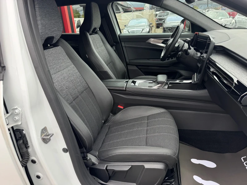 Renault Austral HYBRID* E-TECH* 197кс.* FULL LED* DISTRONIC* TOP, снимка 17 - Автомобили и джипове - 51866984