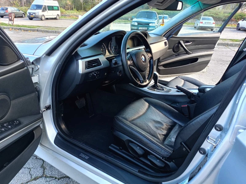 BMW 320, снимка 11 - Автомобили и джипове - 52878931