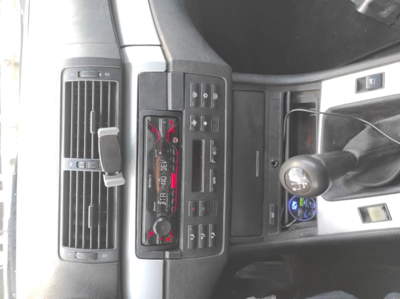 BMW 320 320td, снимка 9 - Автомобили и джипове - 53239613