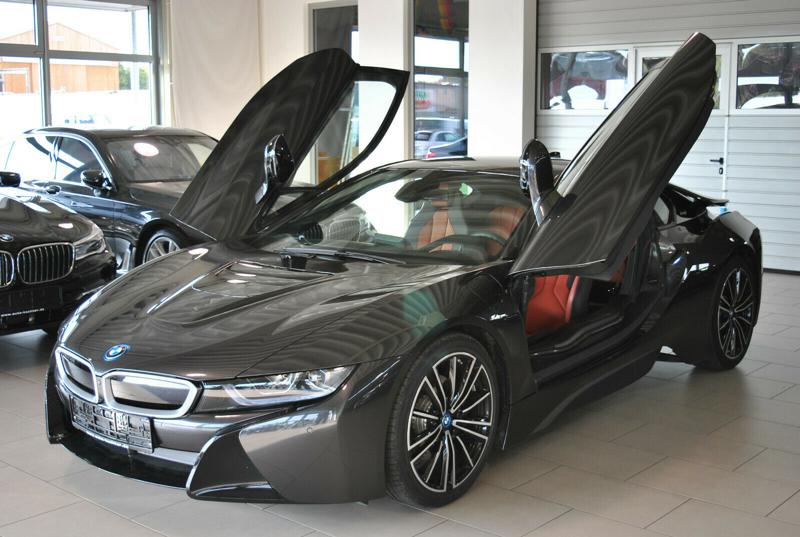 BMW i8 Coupe, снимка 2 - Автомобили и джипове - 23199289